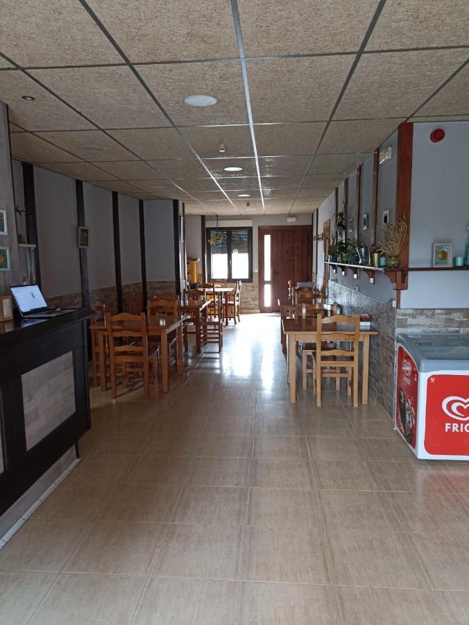 Taberna Albergue Municipal De Ages Exteriör bild